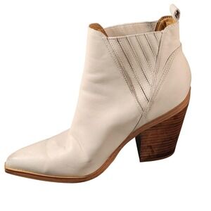 Marc Fisher LTD Boots Womens Size 8.5 White Leather Western Ankle Block Heel